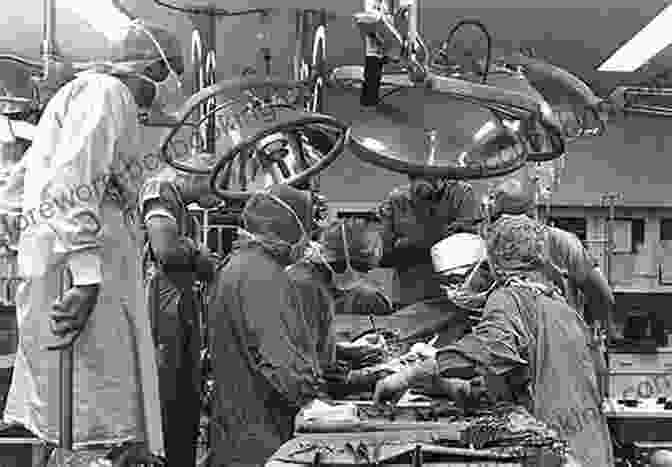 The Heart Transplant Surgery Being Performed By Christiaan Barnard And His Team The World S First Human Heart Transplant (History In Half An Hour 1)