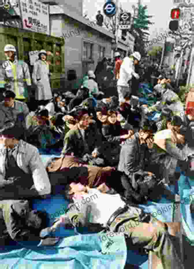 Victims Of The Tokyo Gas Attack Receiving Medical Attention Underground: The Tokyo Gas Attack And The Japanese Psyche (Vintage International)